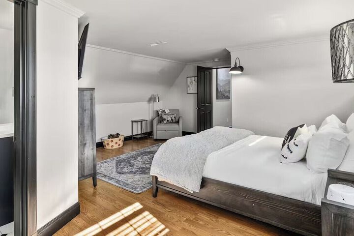 The Three Bears Retreat - King suites