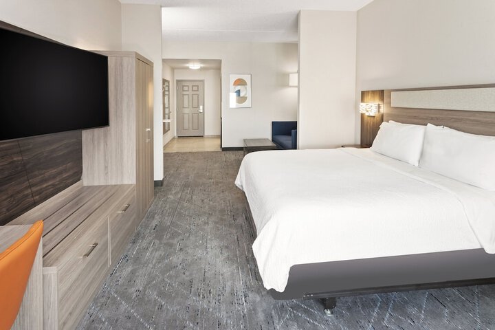 Holiday Inn Express & Suites Chicago West - OHare Arpt Area by IHG