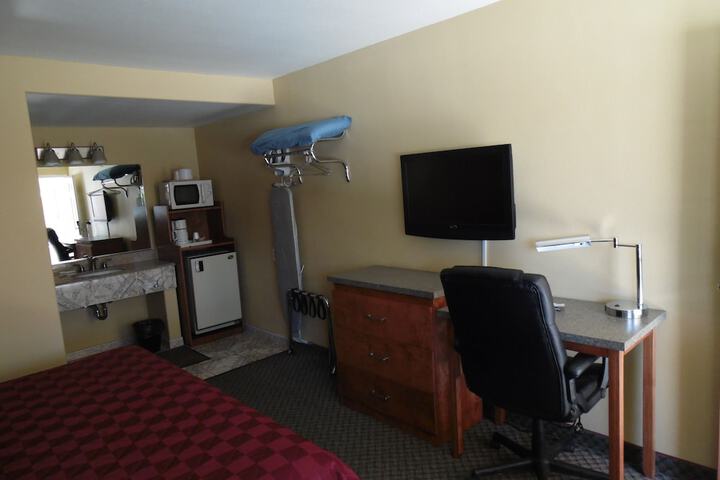 Room 30 of 33