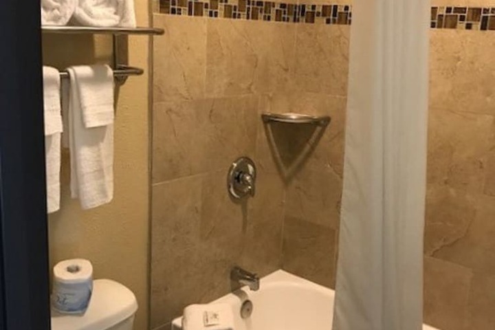 Room 27 of 36