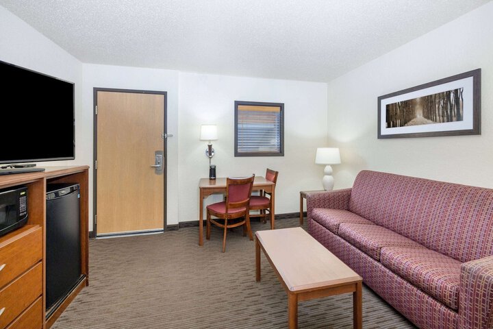 Room 15 of 39