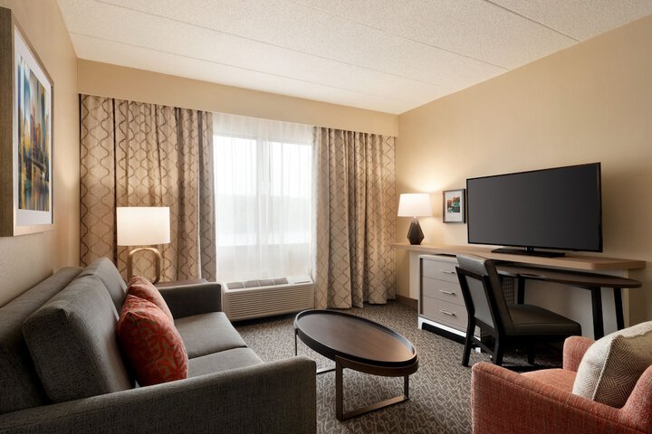 Room 33 of 65