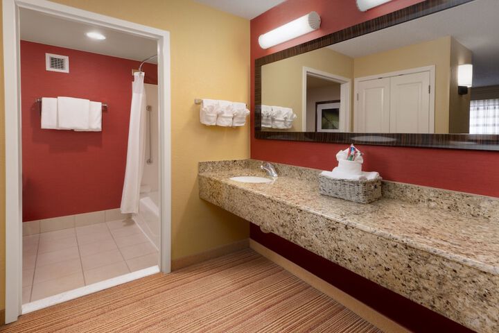 Courtyard by Marriott Dallas Plano in Legacy Park