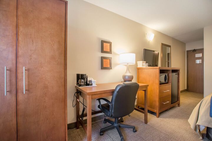 Room 32 of 43