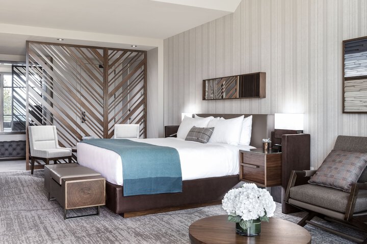 Room 70 of 195