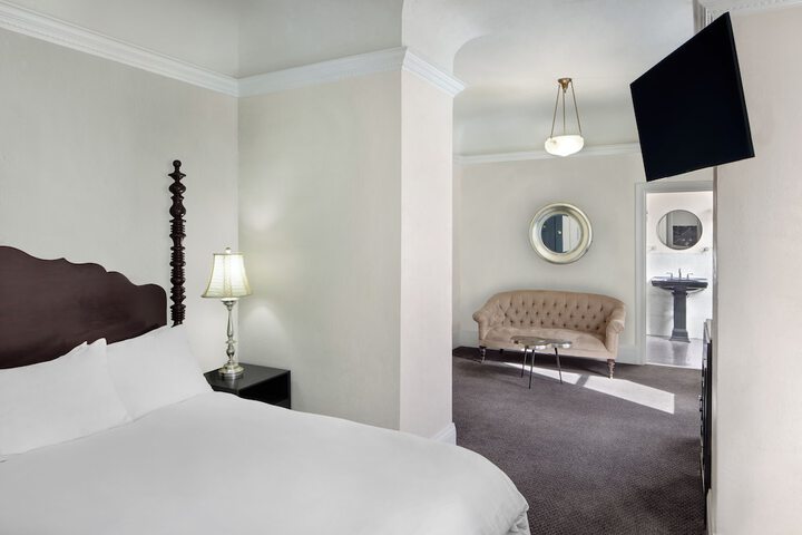 Mount View Hotel & Spa