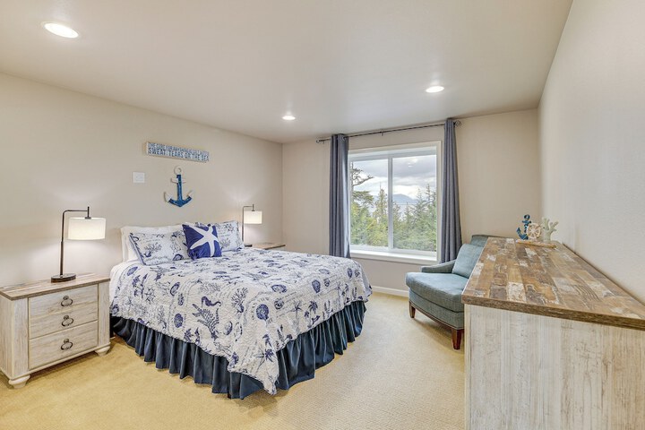 Fish & Hike: Apartment w / Pool Table in Ketchikan!