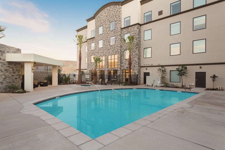 Pool 4 of 28