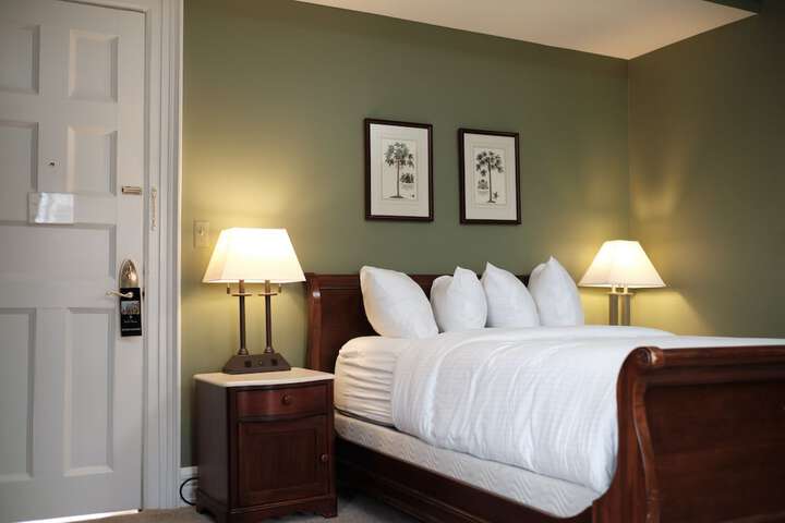 Room 146 of 185