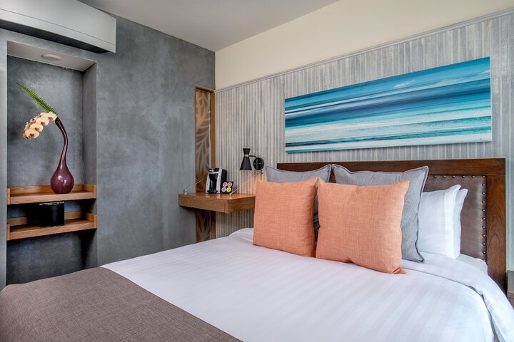 Room 15 of 39