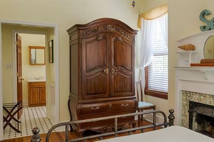 Room 40 of 56
