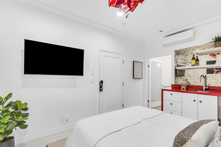 Room 26 of 72