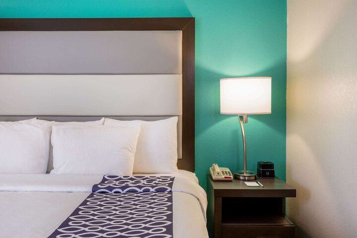 Room 20 of 33