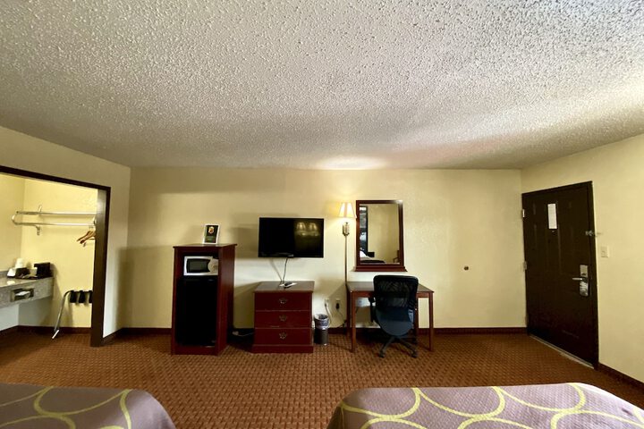 Room 17 of 35