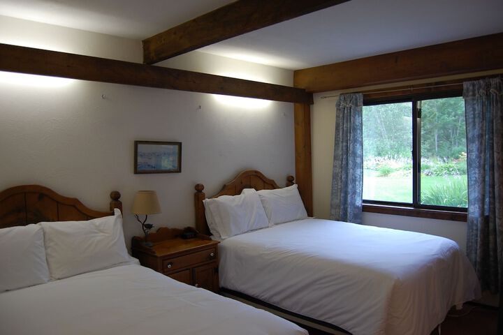 Summit Lodge