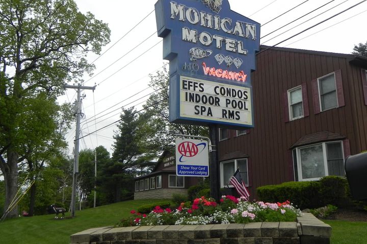 Hotel 3 of 99