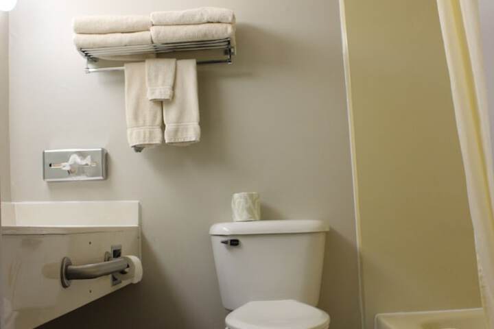 Room 53 of 82