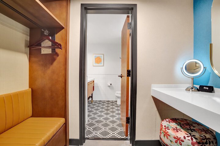 Room 41 of 138