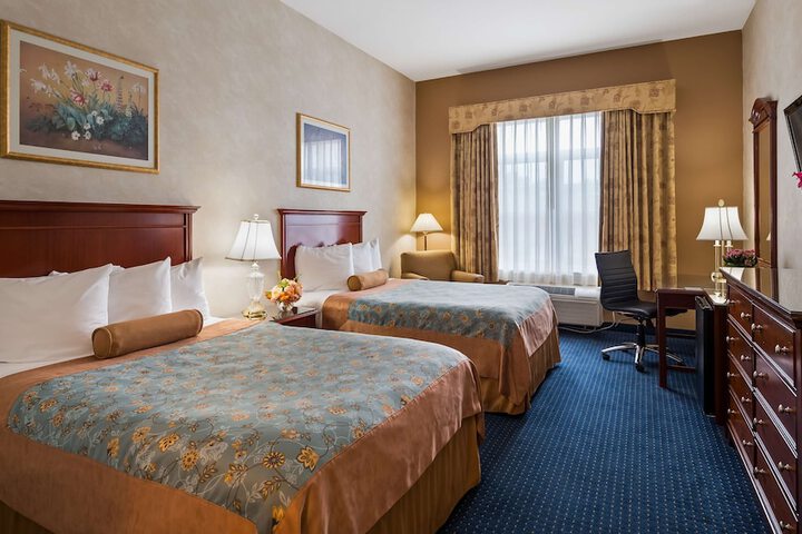 Room 10 of 33