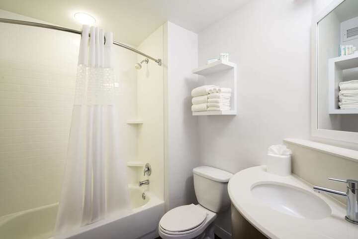 Room 8 of 28