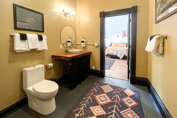 Room 77 of 120
