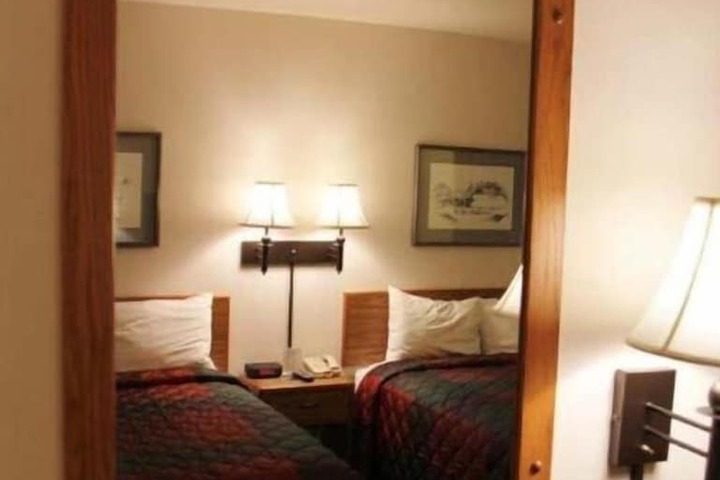 Room 13 of 27