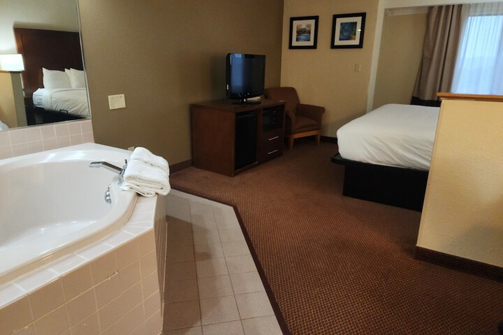 Room 27 of 61