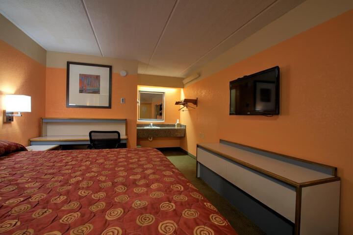 Room 25 of 25