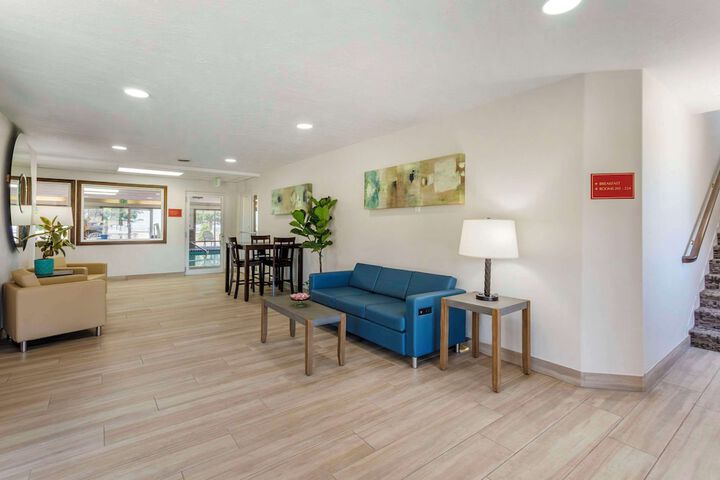Hotel Interior 13 of 34
