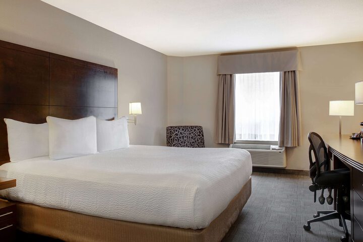 Days Inn by Wyndham Medicine Hat