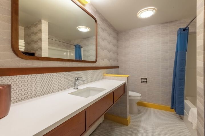 Driftaway Hotel and Pool