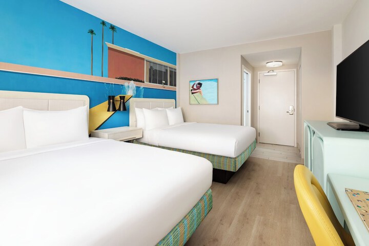 Room 15 of 22