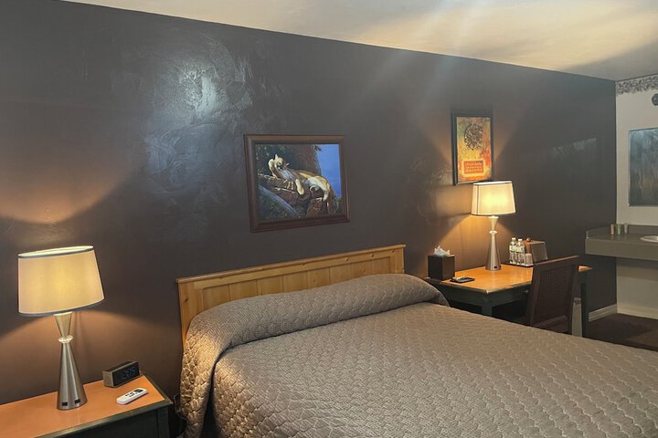 Rustic Inn Motel