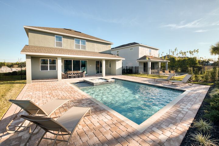 Pool 35 of 705