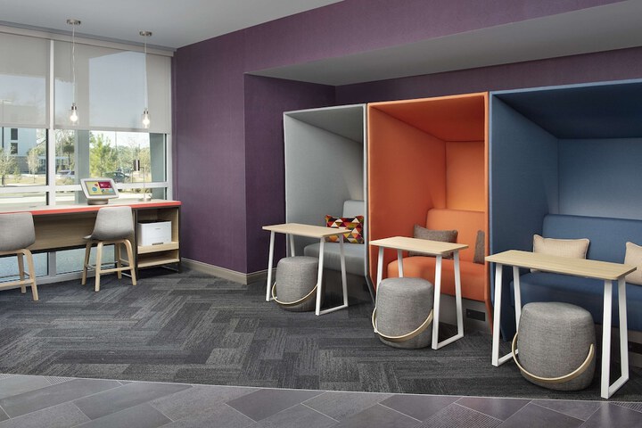 Business Center 27 of 27