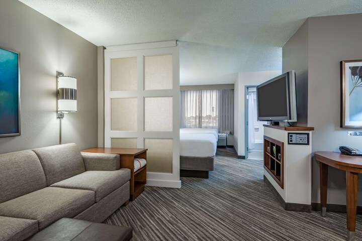 Hyatt Place Bentonville / Rogers