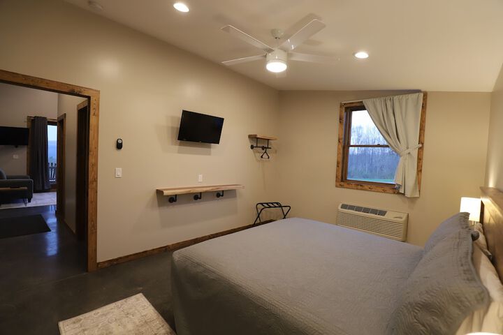 Room 42 of 83