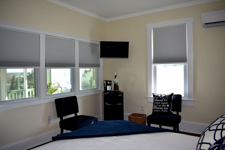 Room 143 of 183