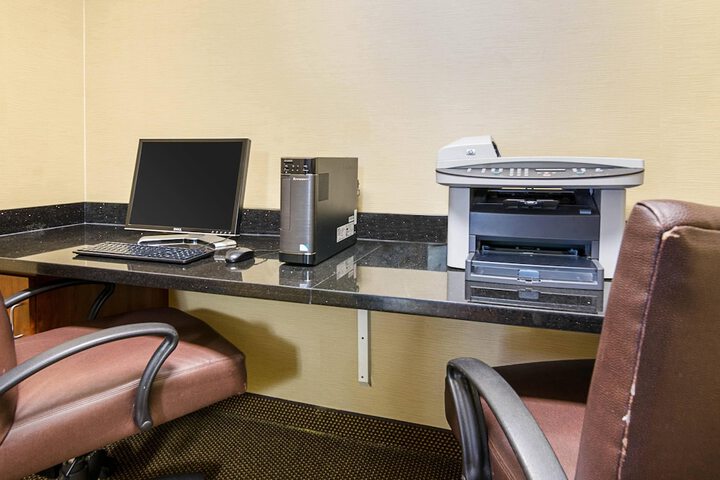 Comfort Inn & Suites Hutchinson