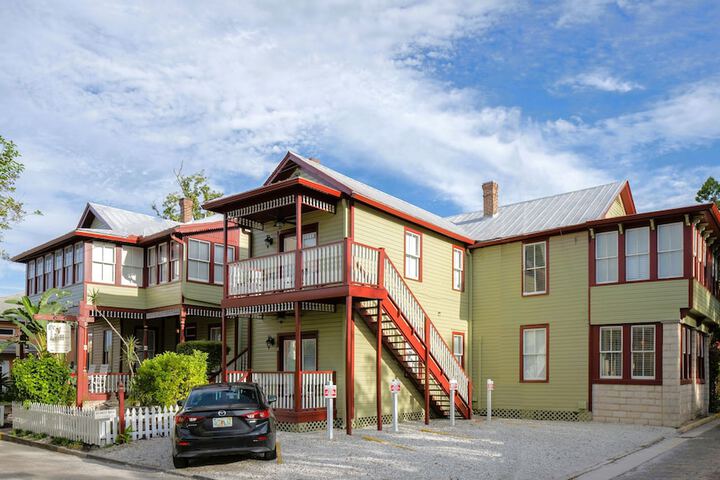 Hotel 2 of 78