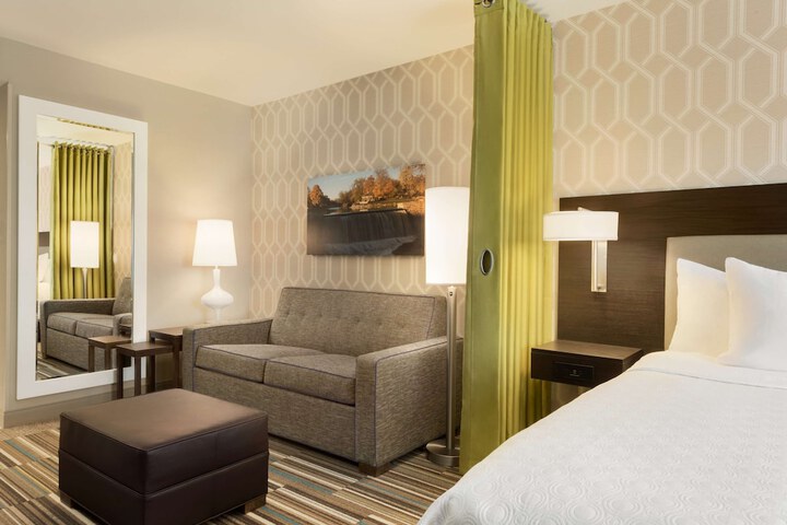 Room 9 of 34