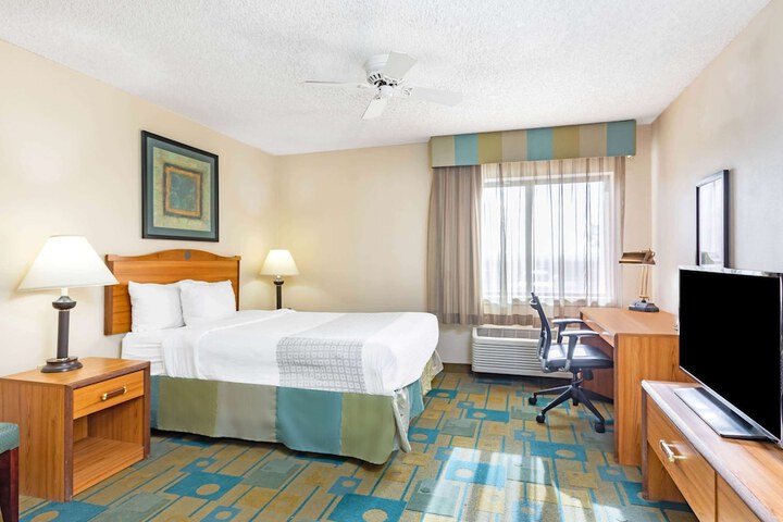 Room 26 of 29
