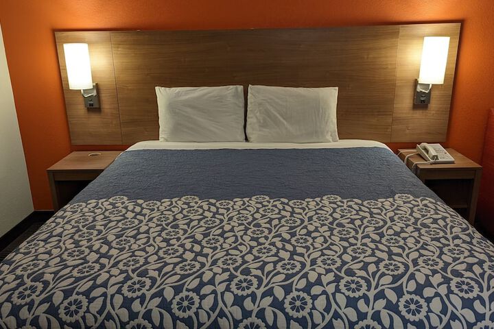 Budget Host Inn