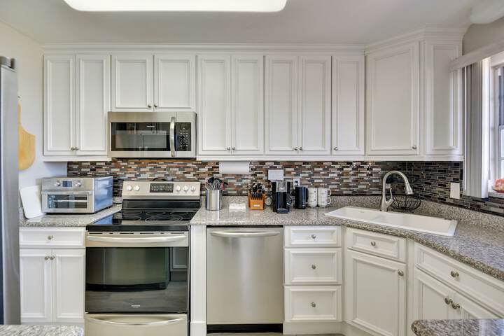 Riverfront Port Orange Home w / Dock & Slip!