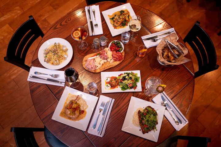 Dining 18 of 30