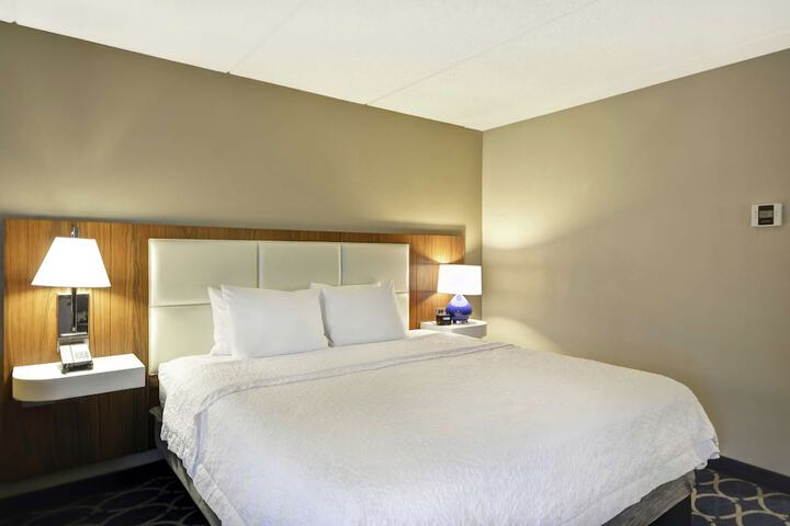Room 17 of 32
