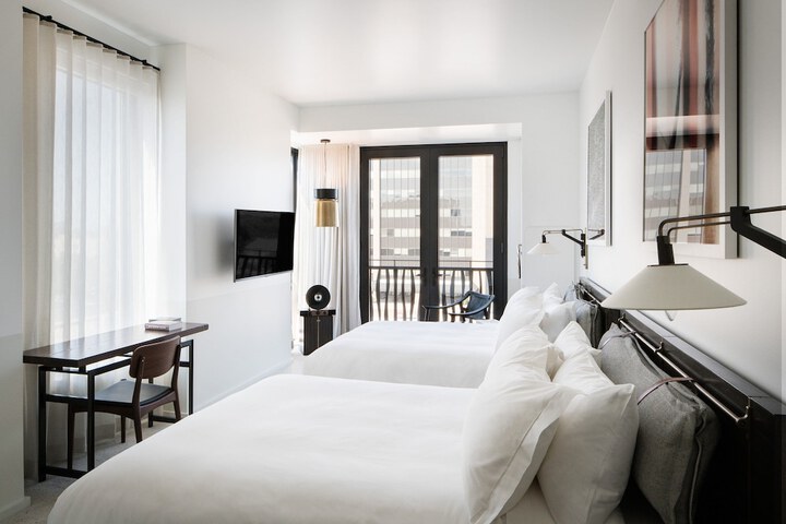 Room 41 of 85