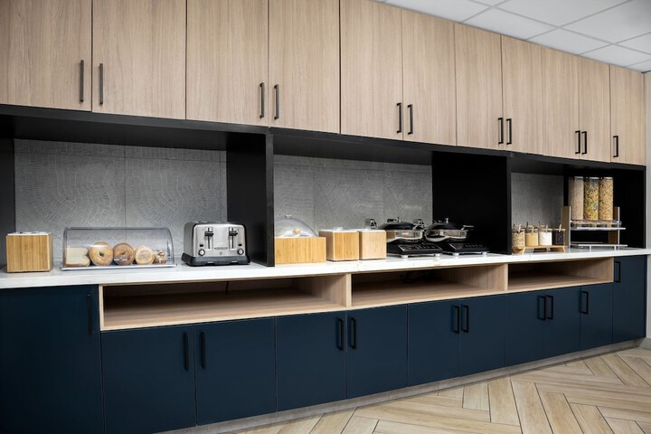 Breakfast/Coffee Service 38 of 43