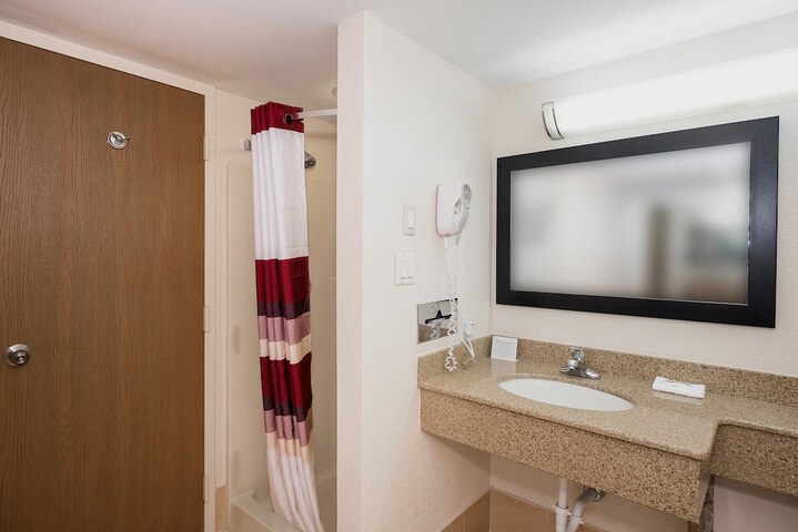Room 25 of 44