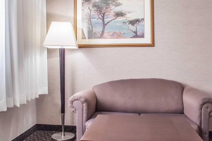 Room 18 of 80